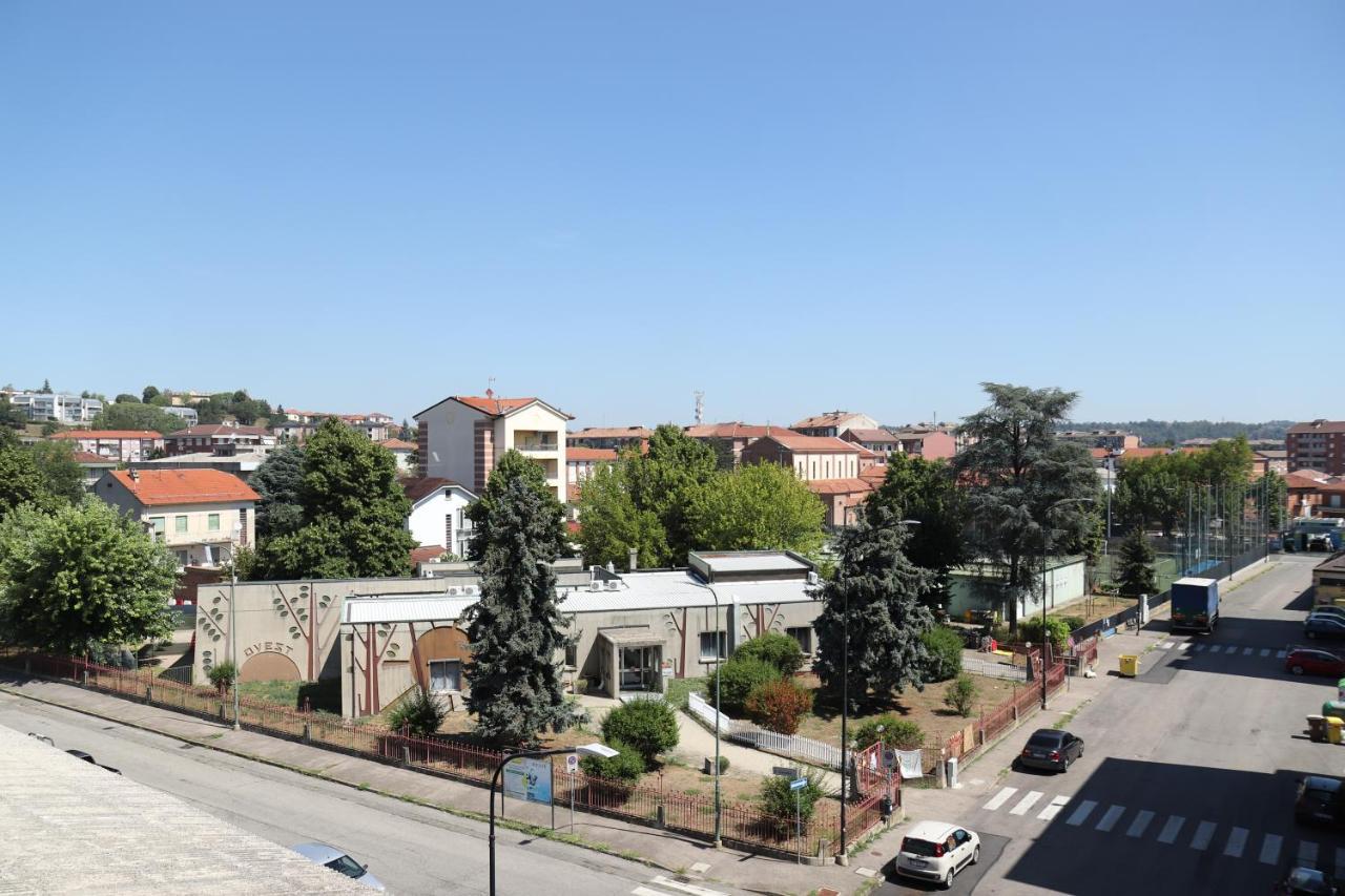 Apartamento La Casa Di Valentino - Grazioso Ed Ampio Bilocale Asti Exterior foto